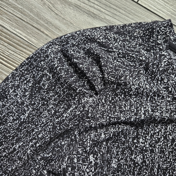 Lululemon Extra Mile Long Sleeve Top Size 12 - Picture 7 of 9